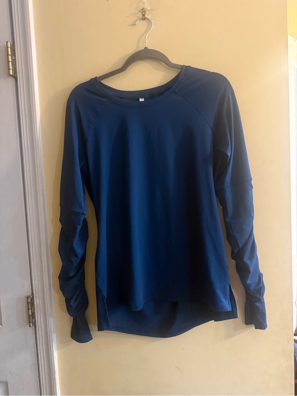Fabletics Women's Long-Sleeve Crewneck Workout Top in Deep Blue, L